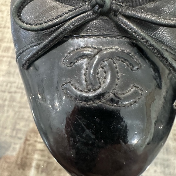 Authentic Chanel Flats - Picture 4 of 8